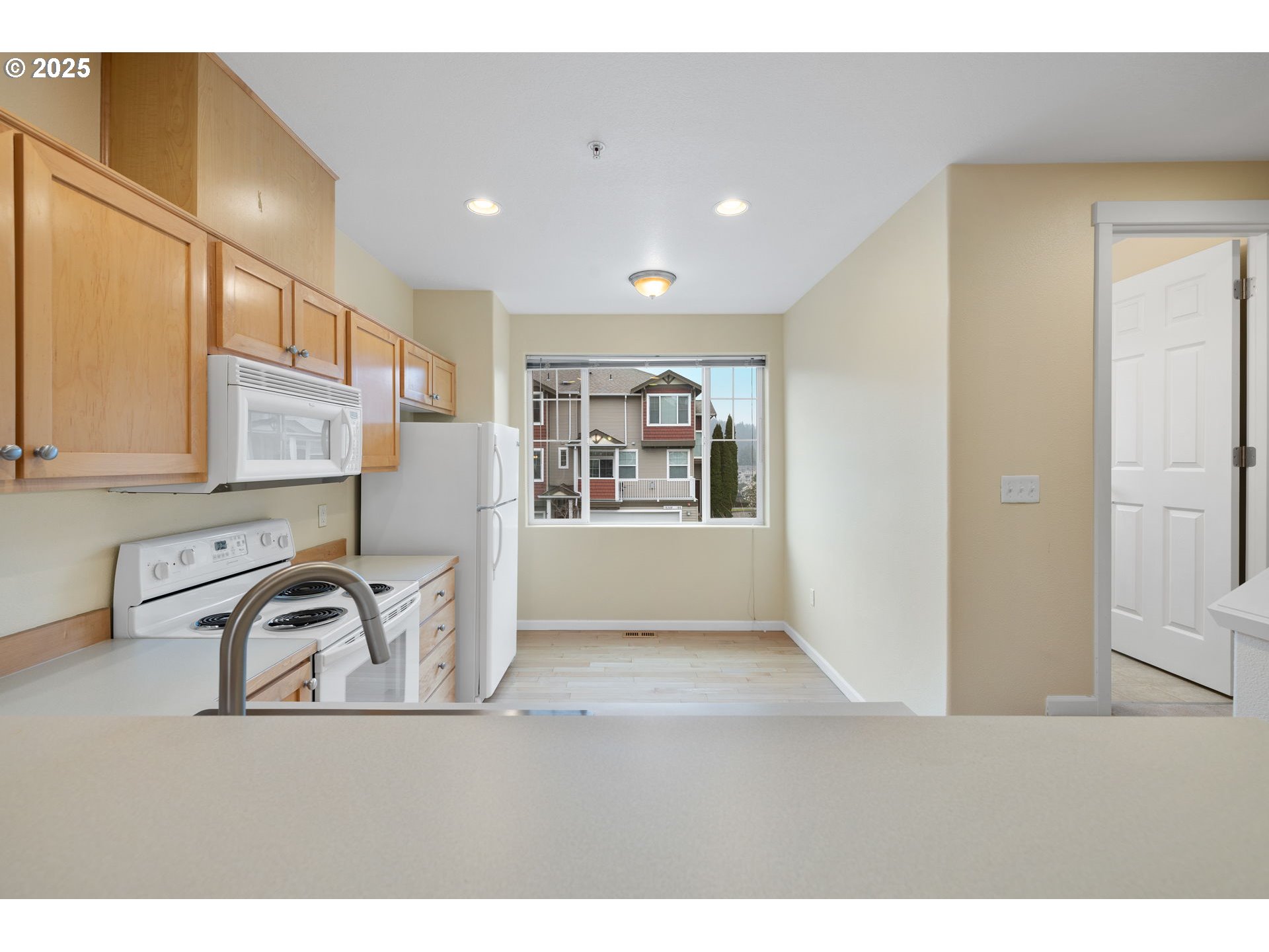 15205 SW WARBLER WAY 102