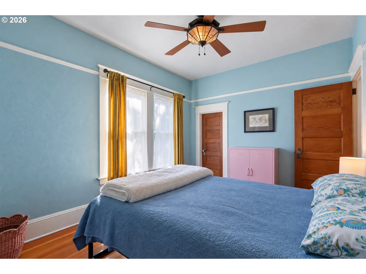 5735 N DETROIT AVE