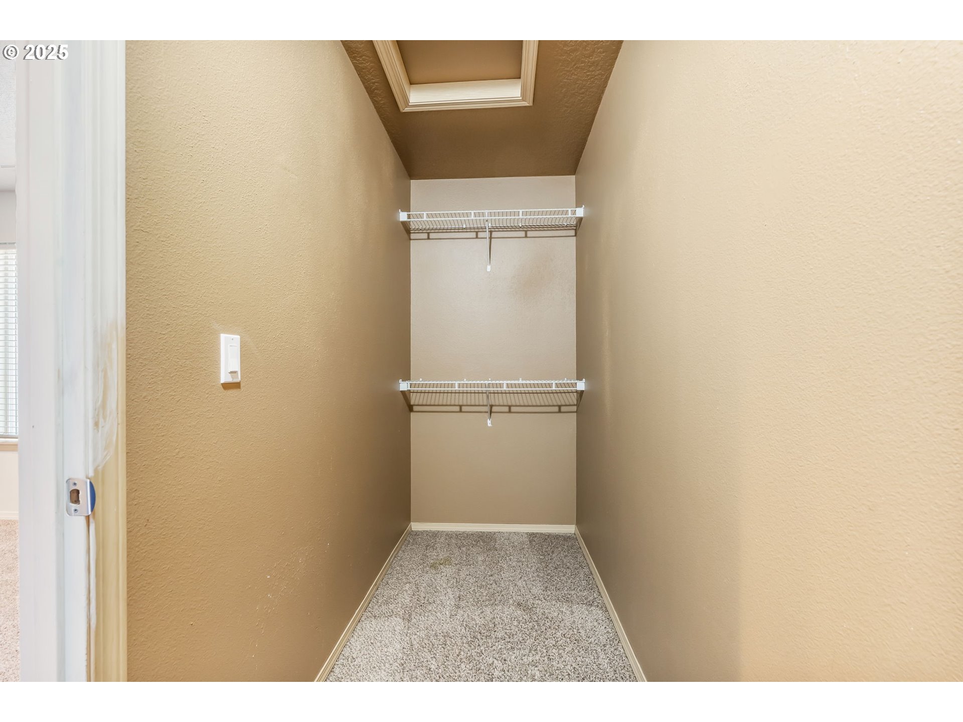 2833 NE STAPLETON RD