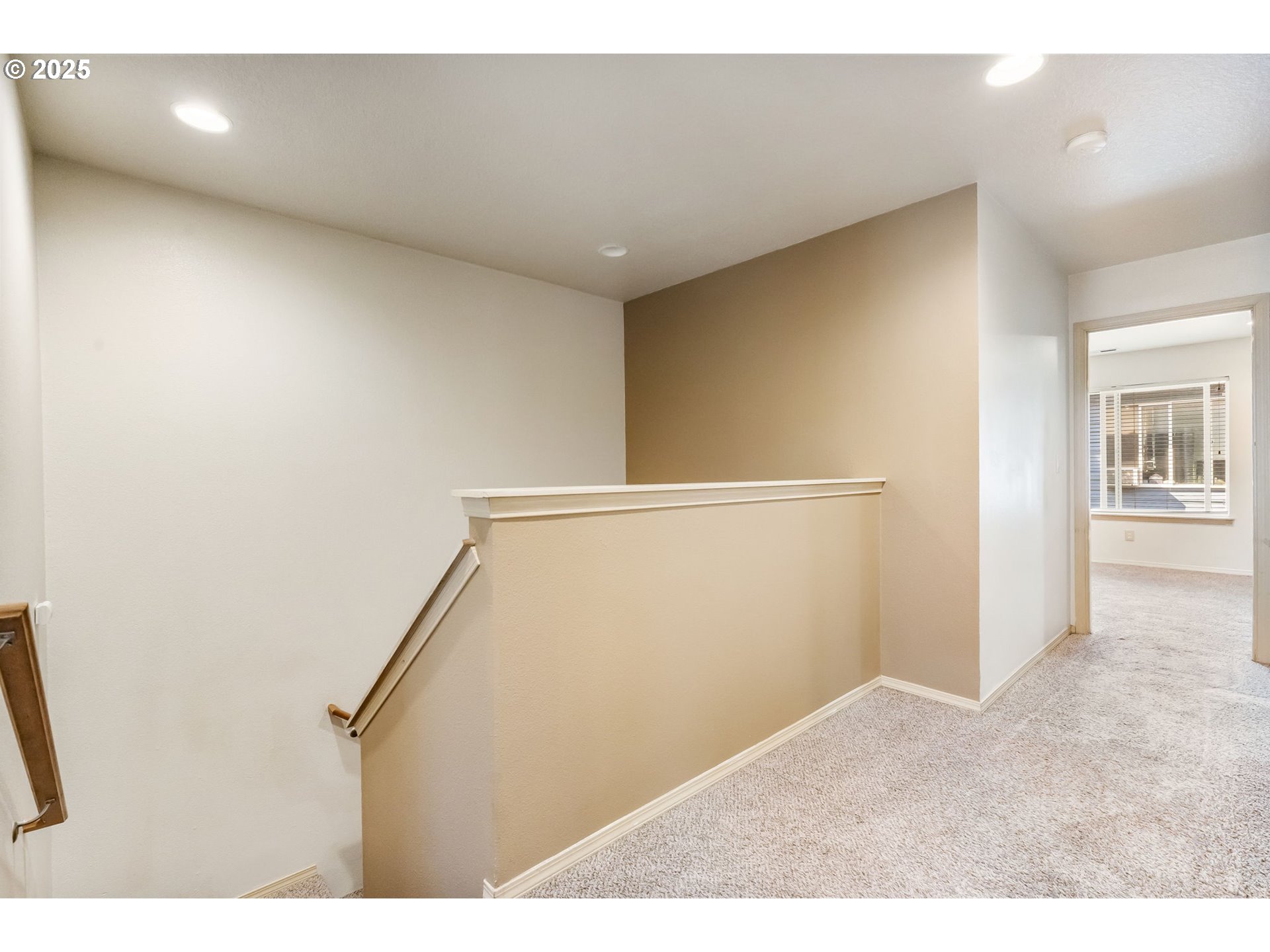 2833 NE STAPLETON RD