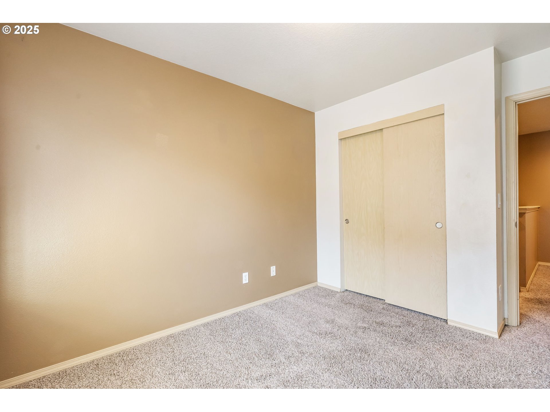 2833 NE STAPLETON RD