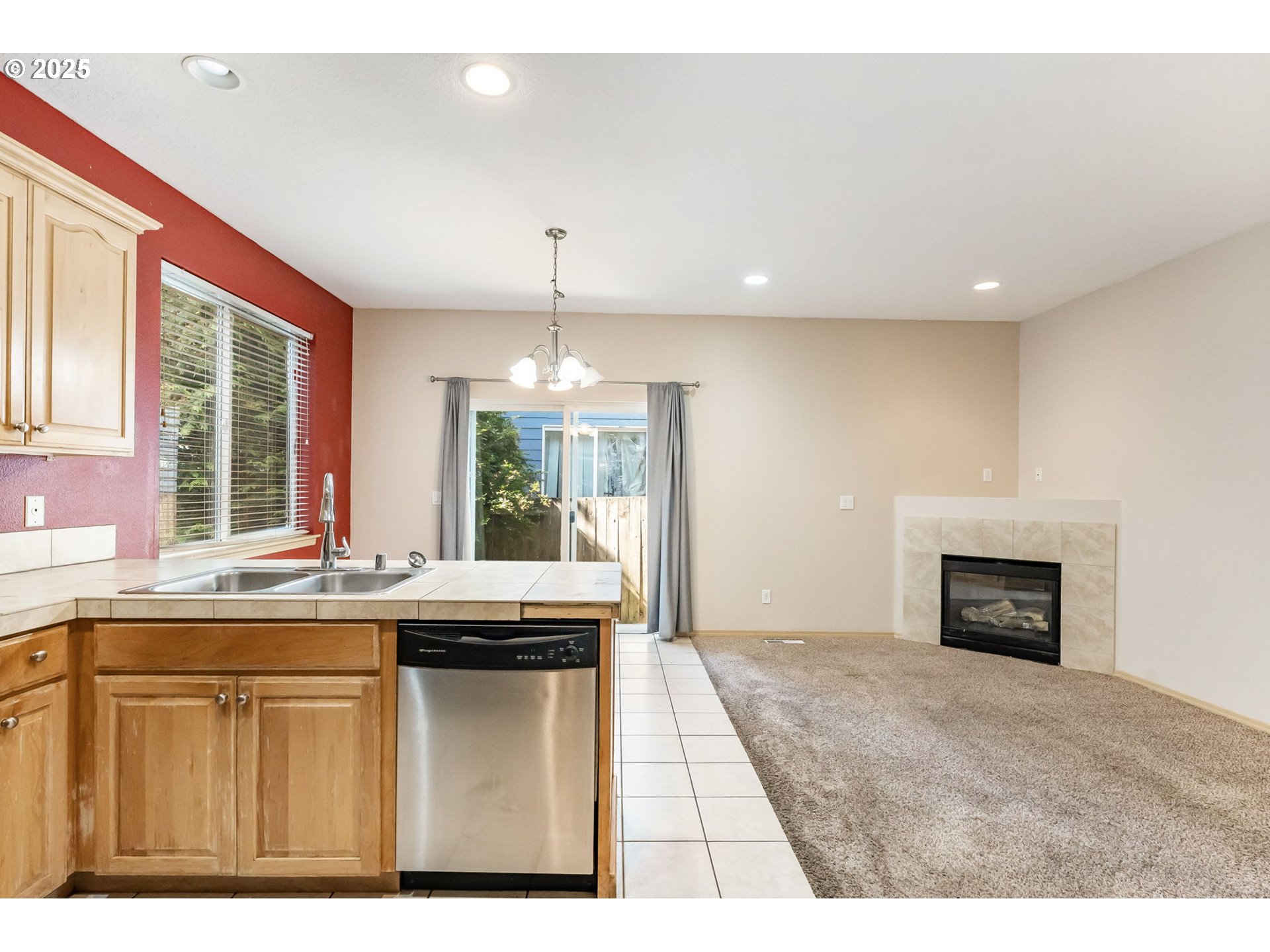 2833 NE STAPLETON RD