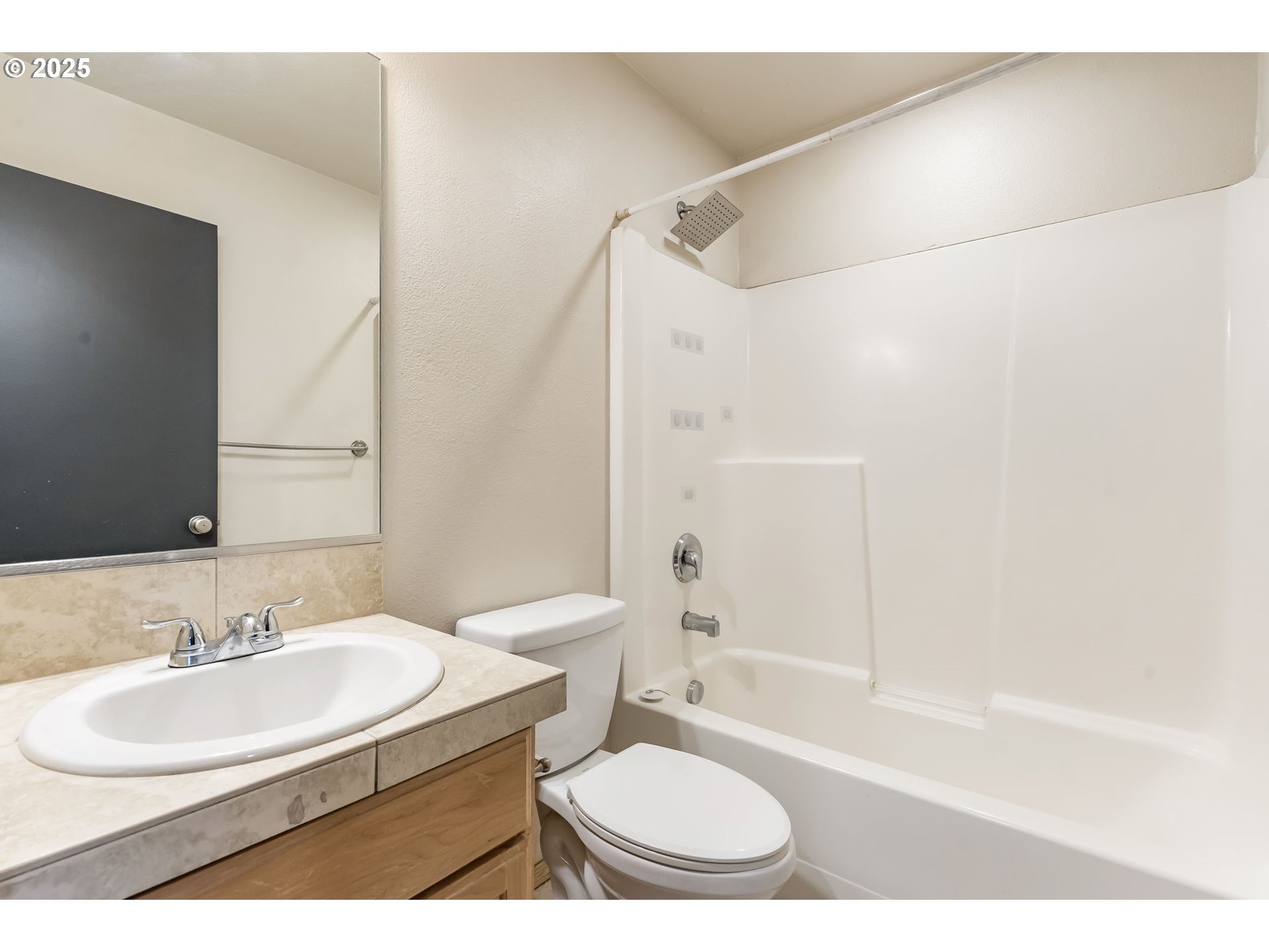 2833 NE STAPLETON RD