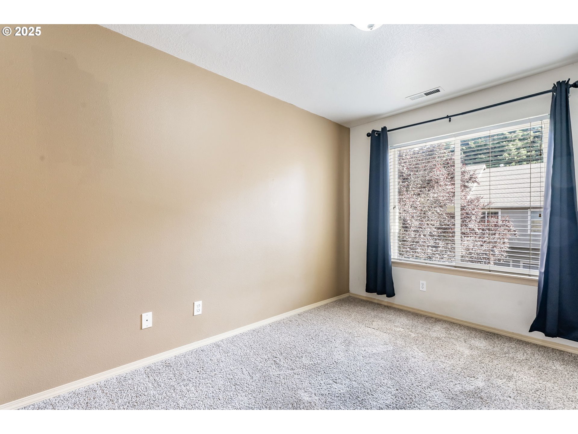 2833 NE STAPLETON RD