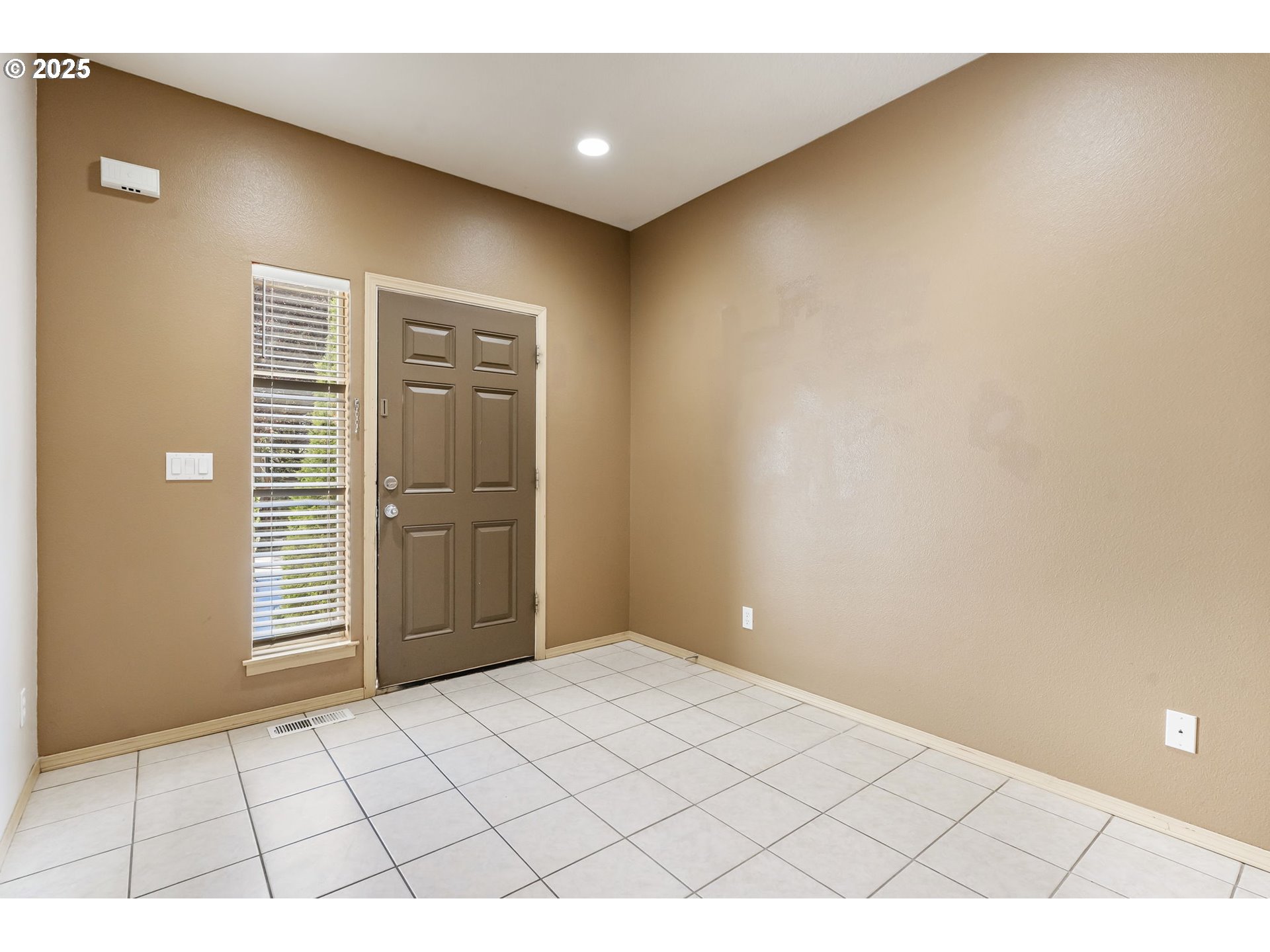 2833 NE STAPLETON RD