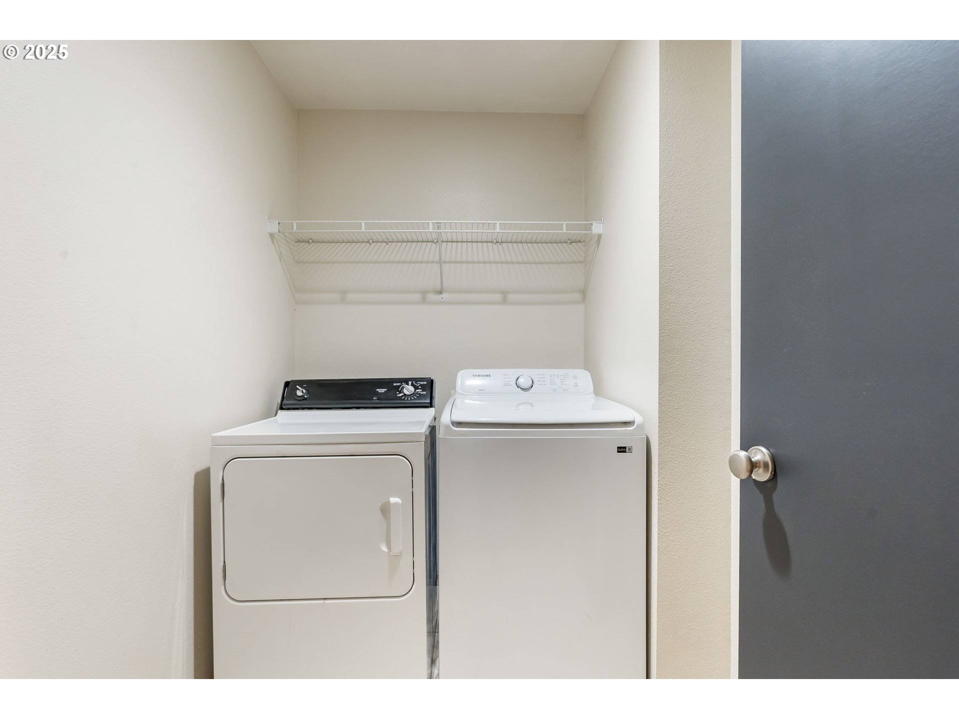 2833 NE STAPLETON RD