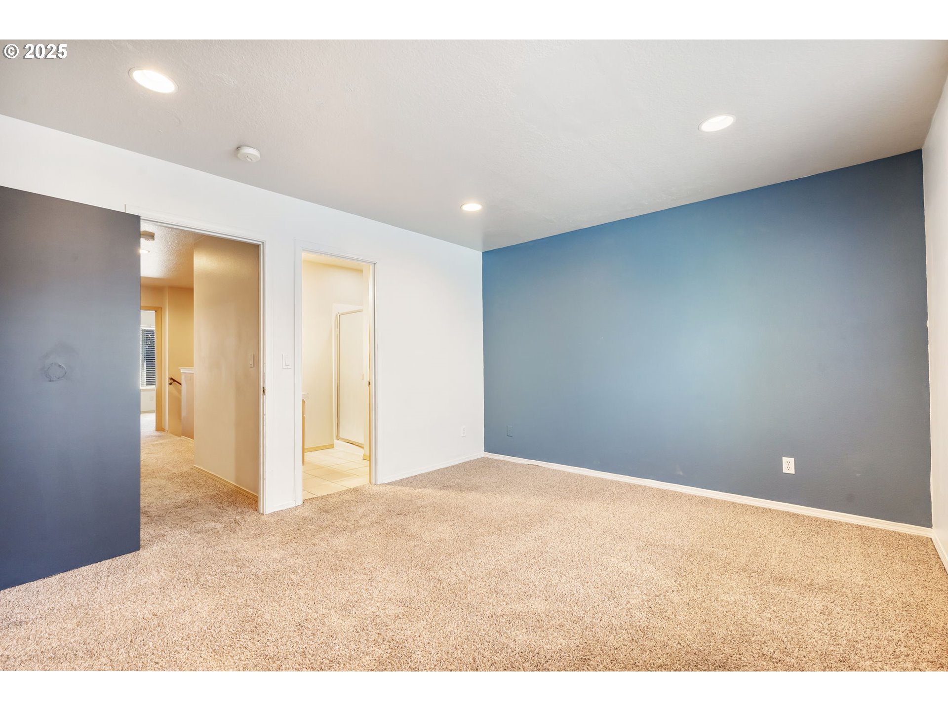 2833 NE STAPLETON RD