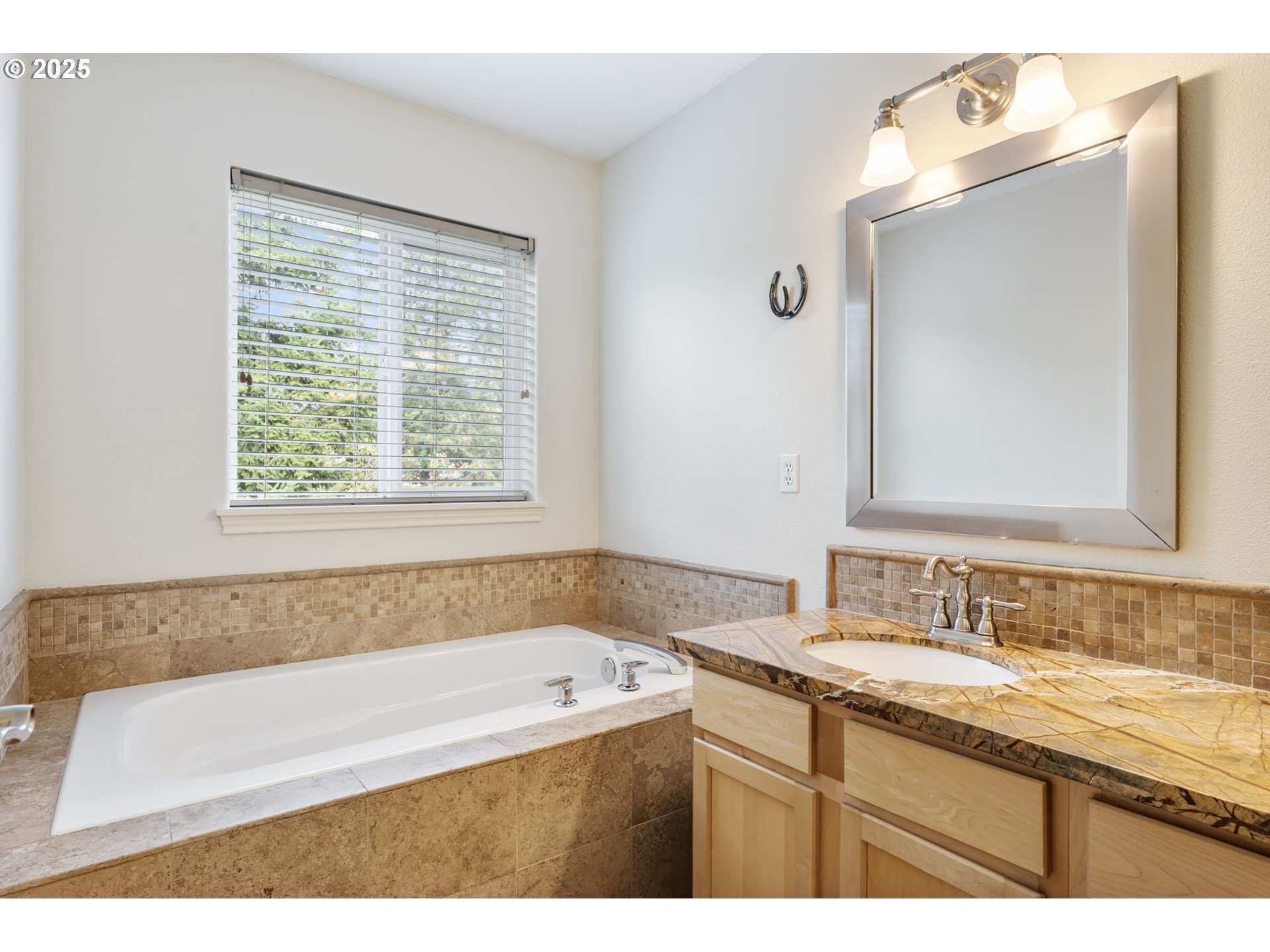 17703 SW HEATHERWOOD LN