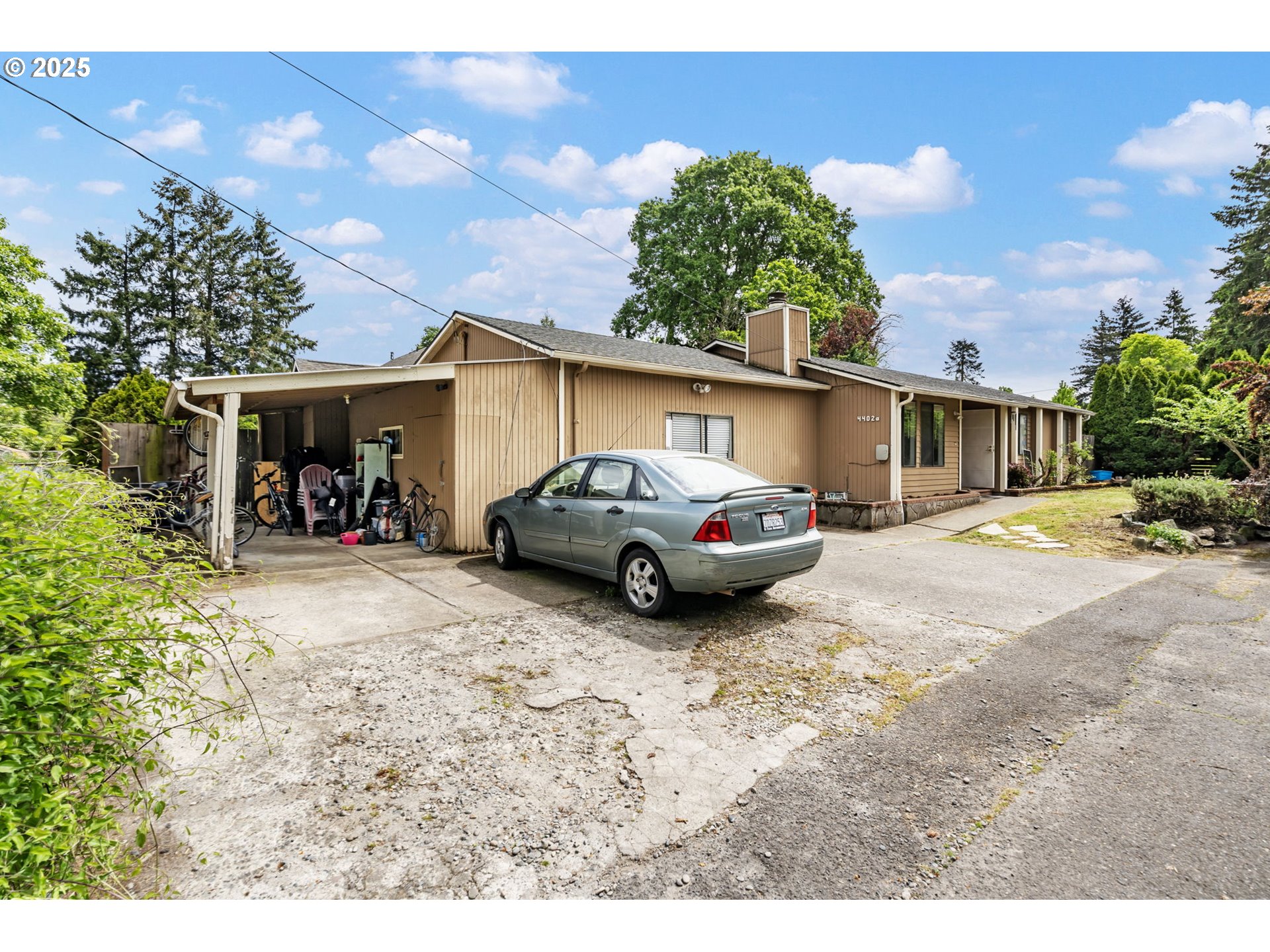 4402 NE EMERSON ST A