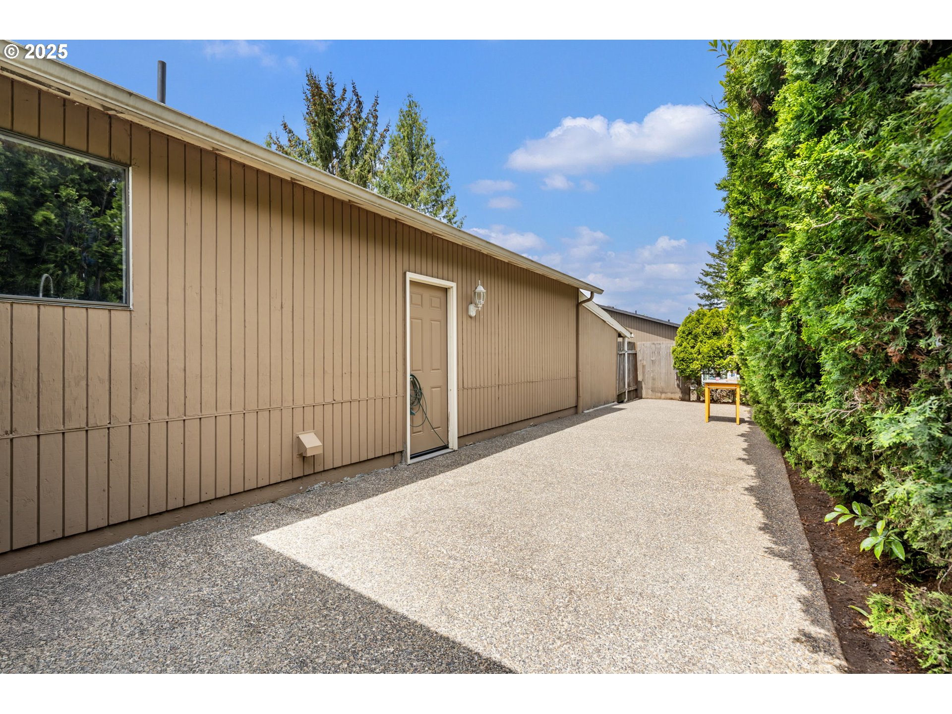 4402 NE EMERSON ST A