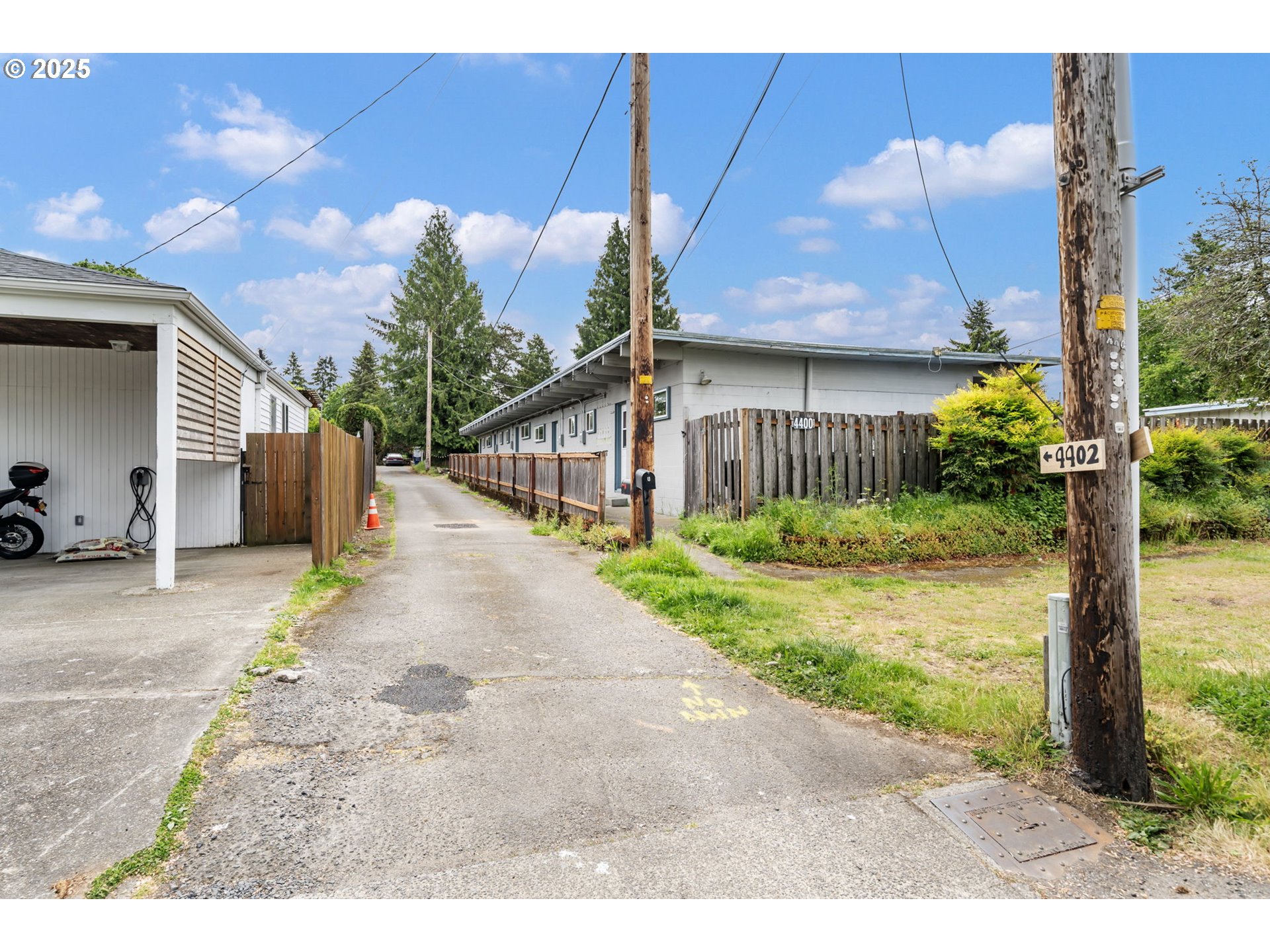 4402 NE EMERSON ST A