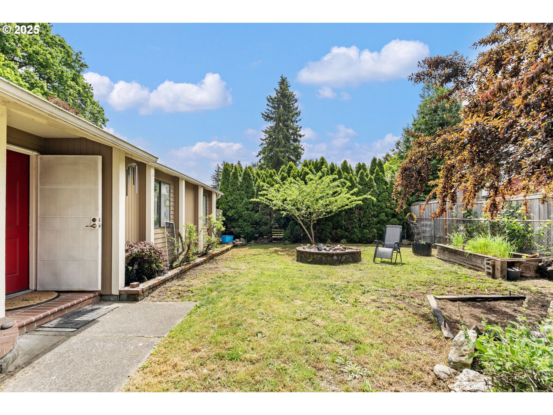 4402 NE EMERSON ST A