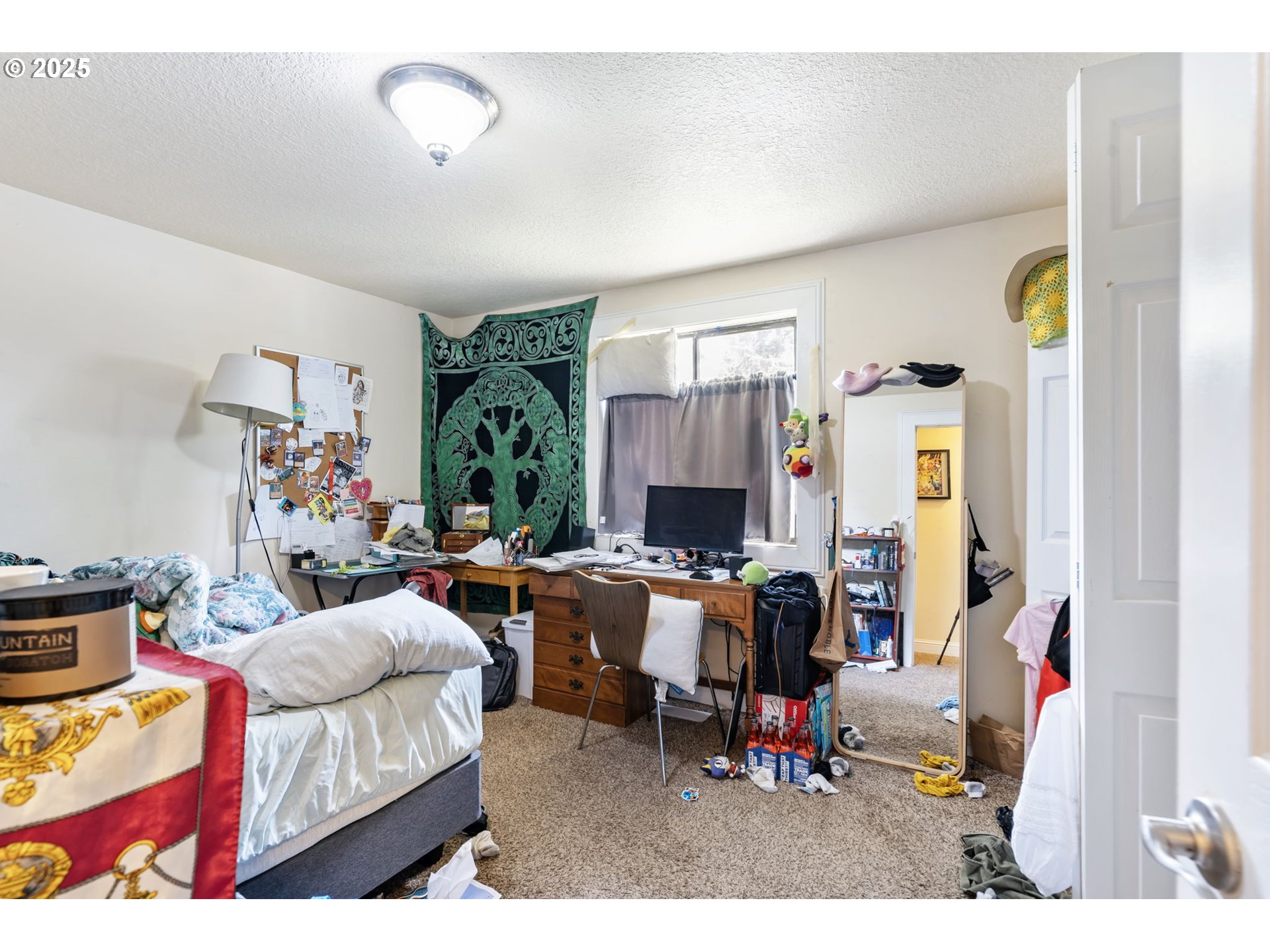 4402 NE EMERSON ST A