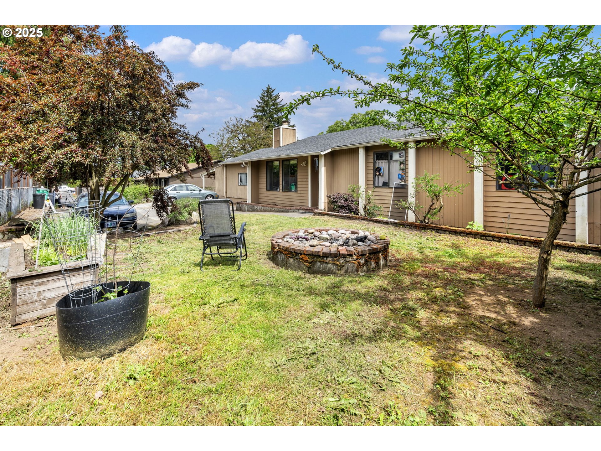 4402 NE EMERSON ST A