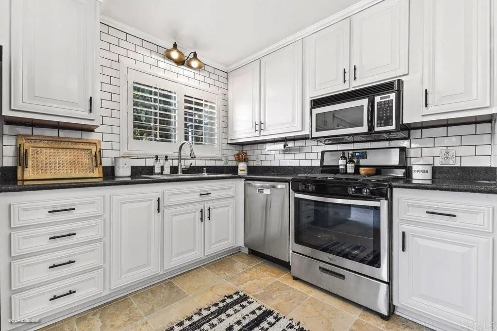 2525 Jefferson St. Unit: A