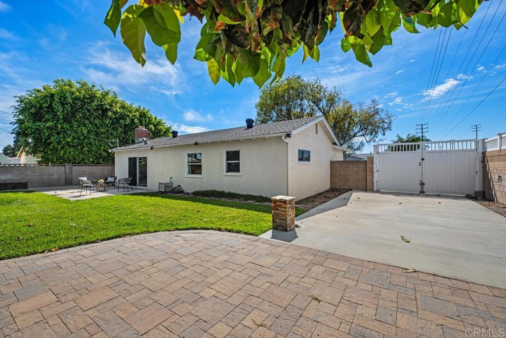 16002 Warren Lane