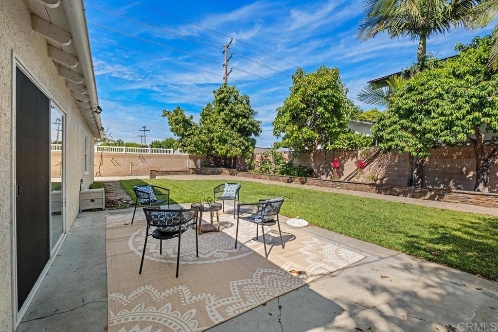 16002 Warren Lane
