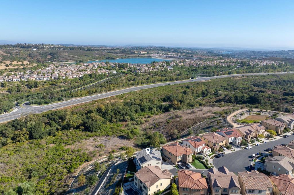 1832 Aliso Canyon Dr