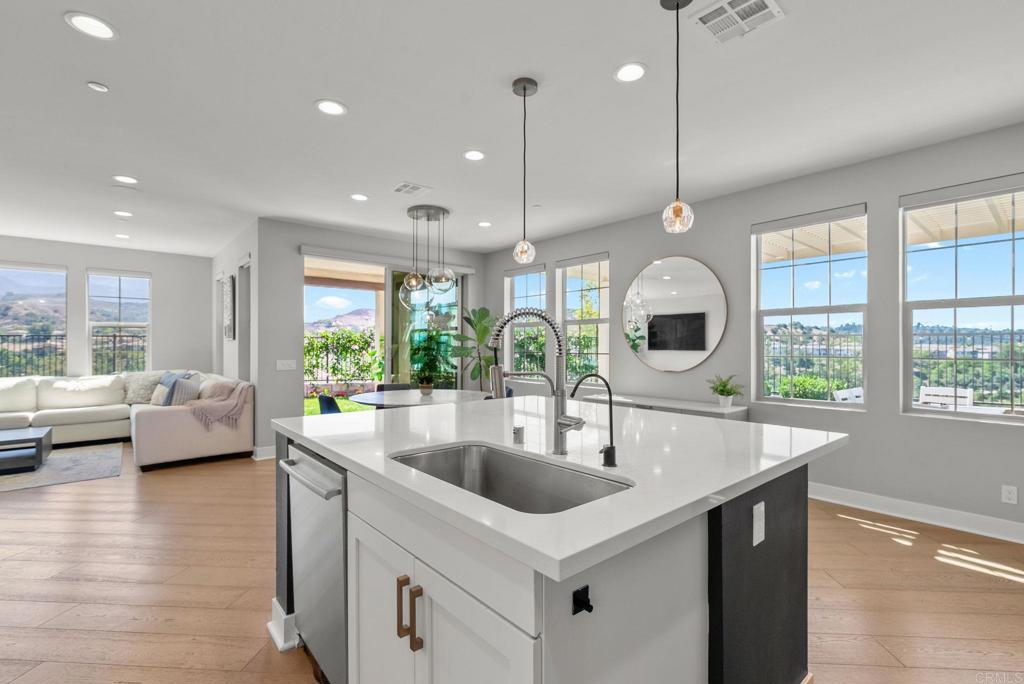 1832 Aliso Canyon Dr