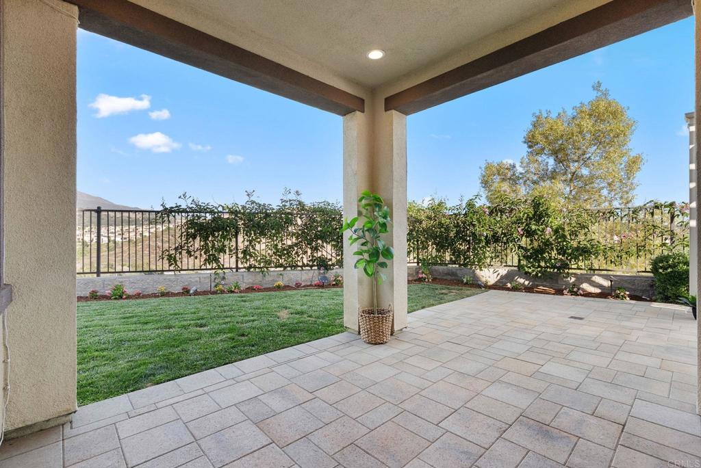 1832 Aliso Canyon Dr