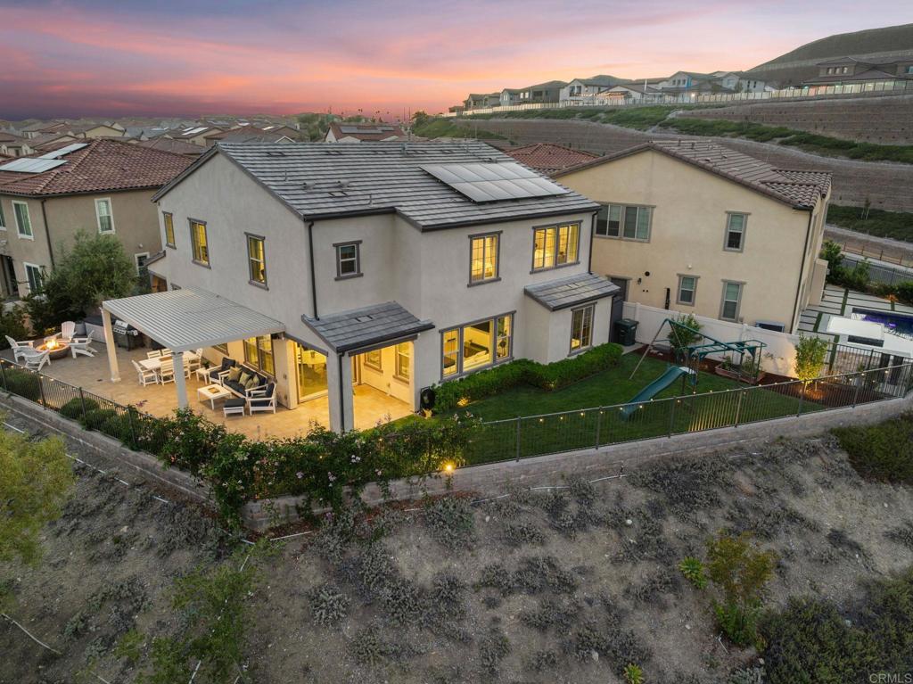 1832 Aliso Canyon Dr