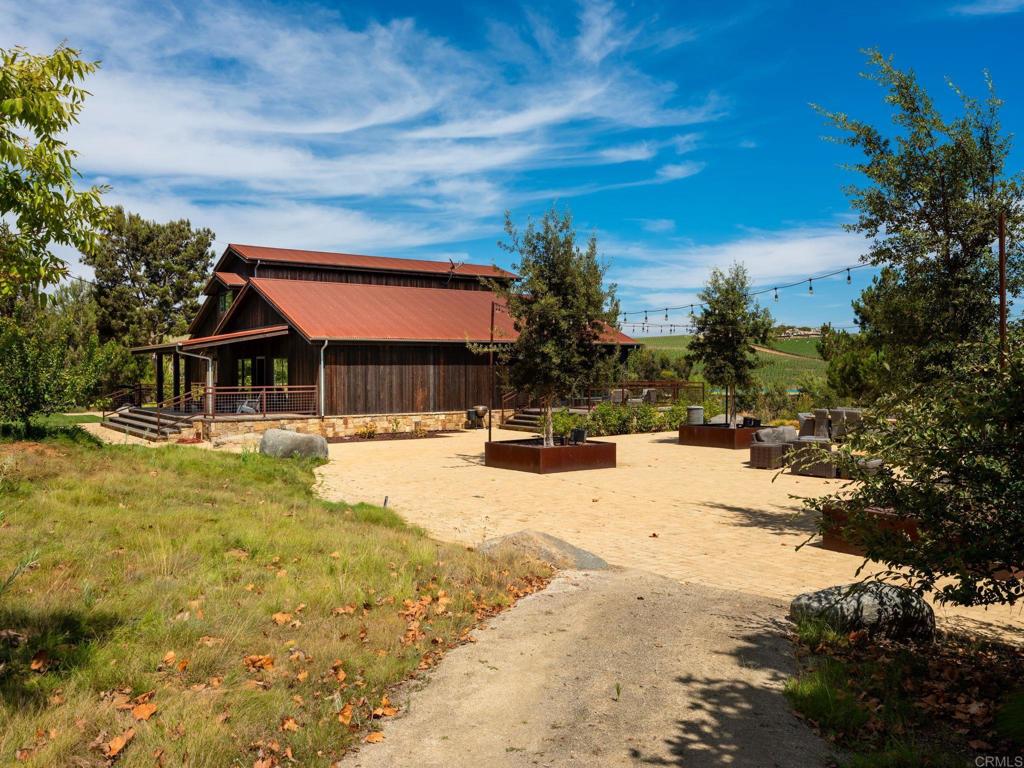 577 Sleeping Indian Rd