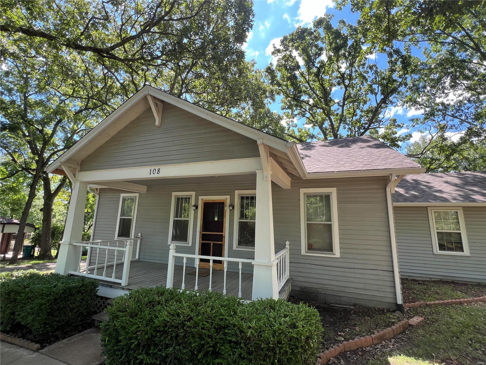 108 Grand Avenue