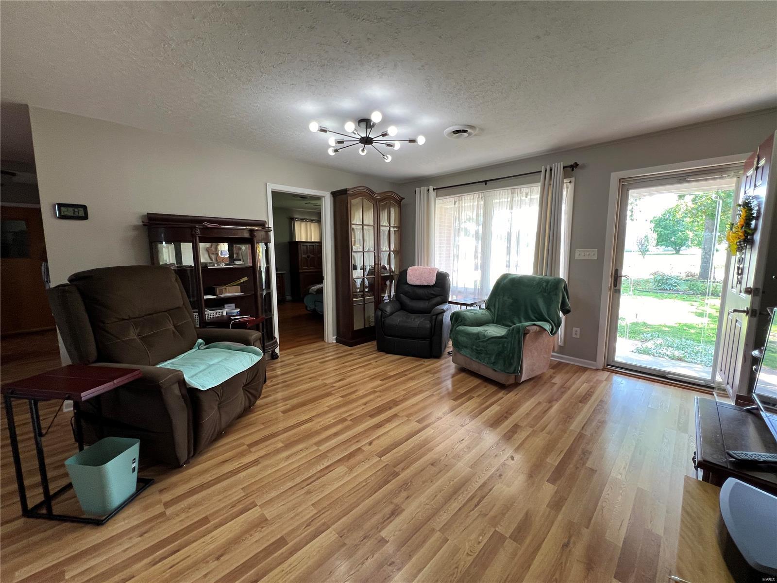 440 W Little Oaks Road