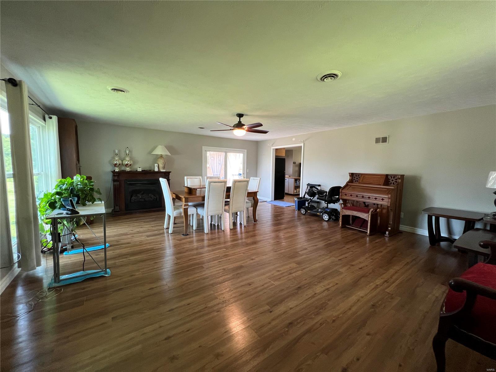 440 W Little Oaks Road