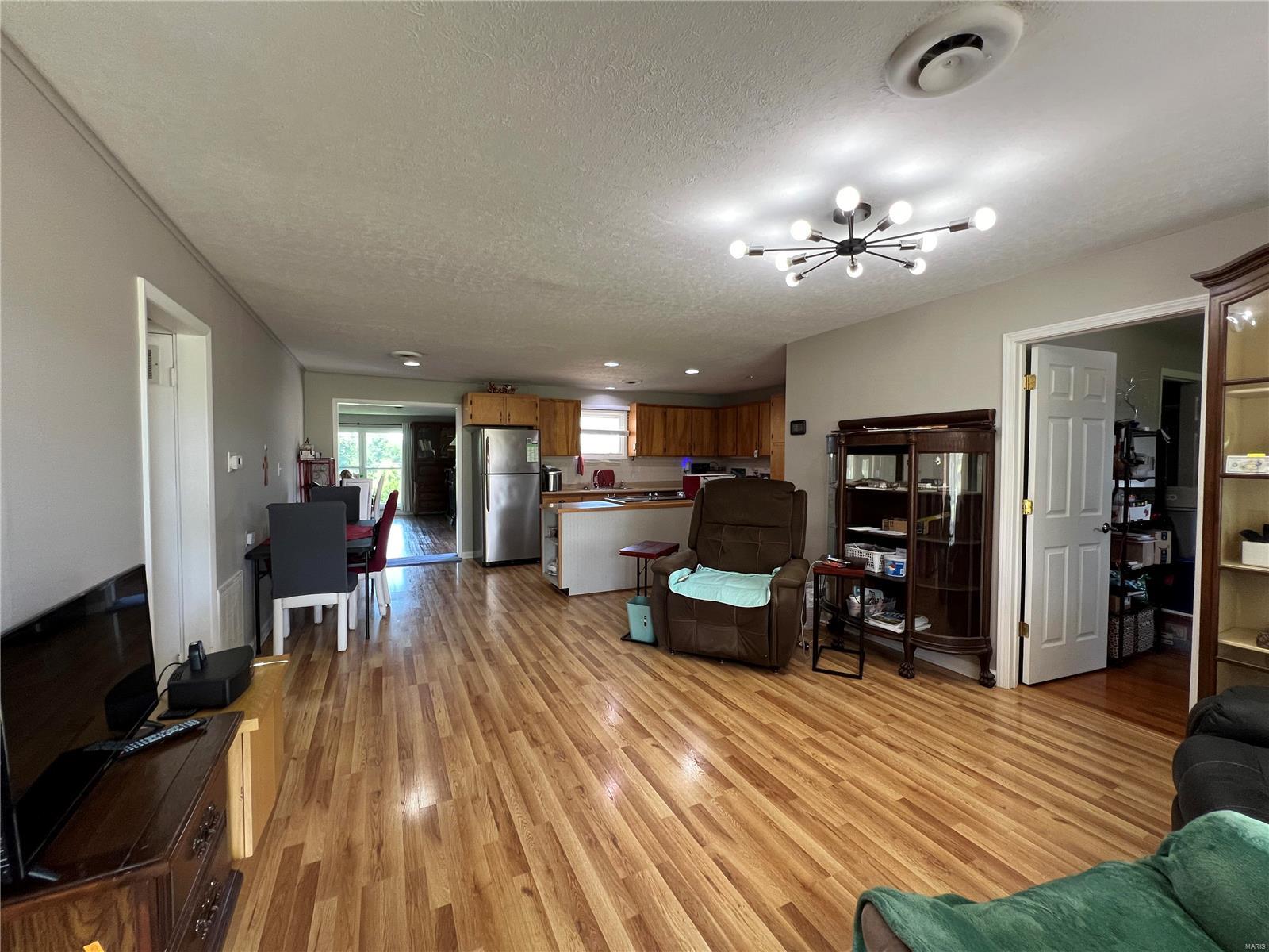 440 W Little Oaks Road
