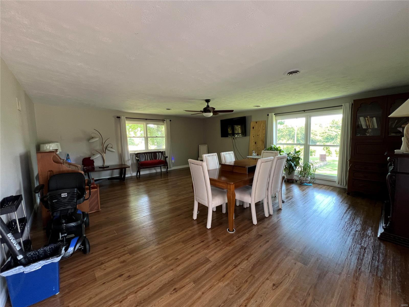 440 W Little Oaks Road