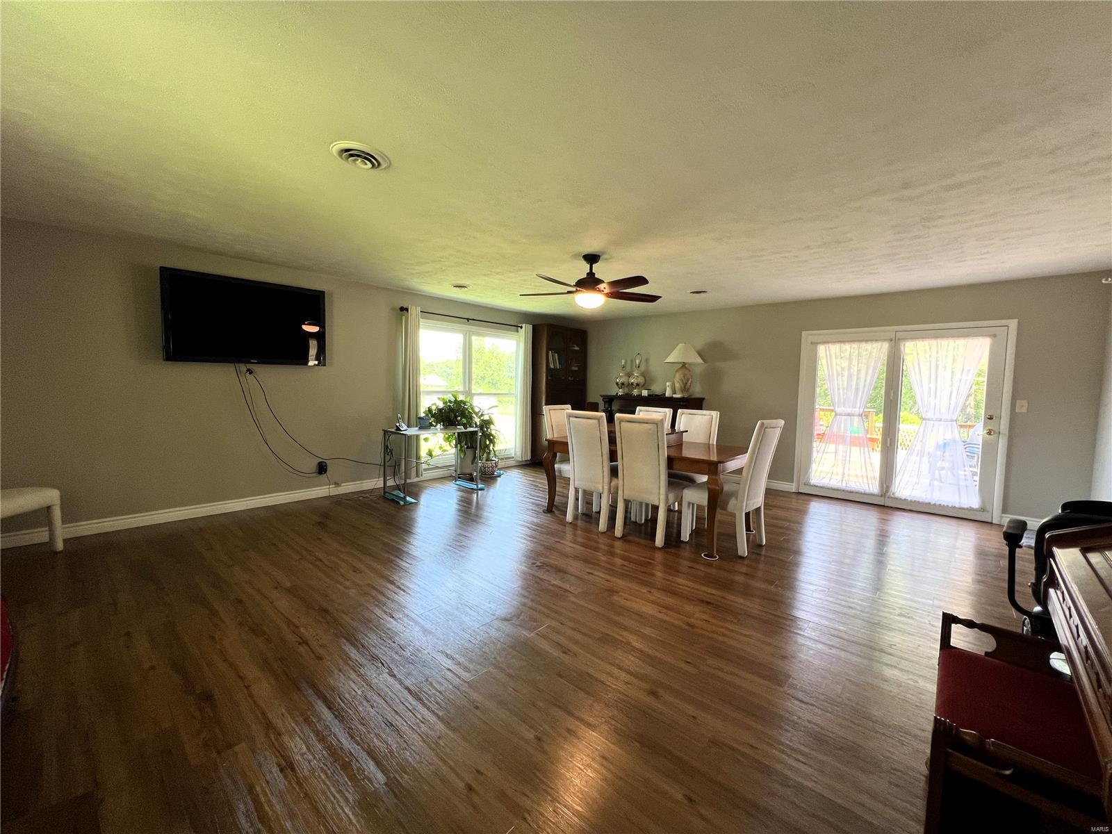 440 W Little Oaks Road