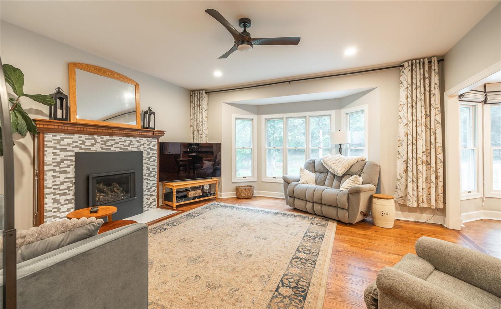 711 Oak Knoll