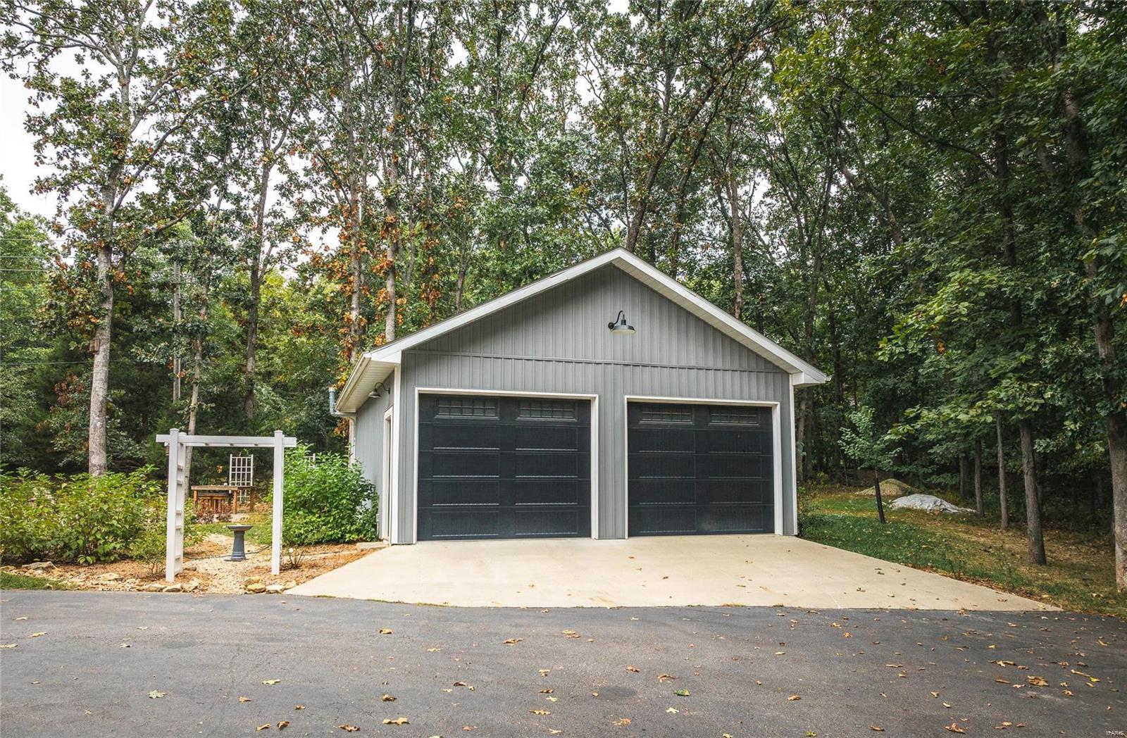 711 Oak Knoll