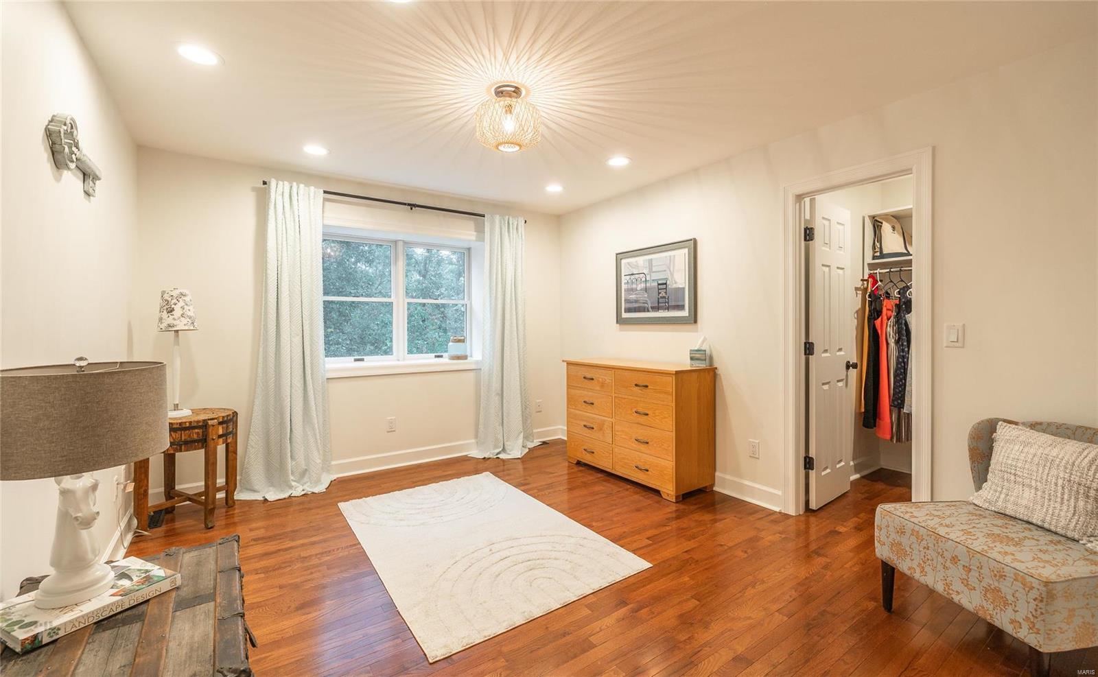 711 Oak Knoll