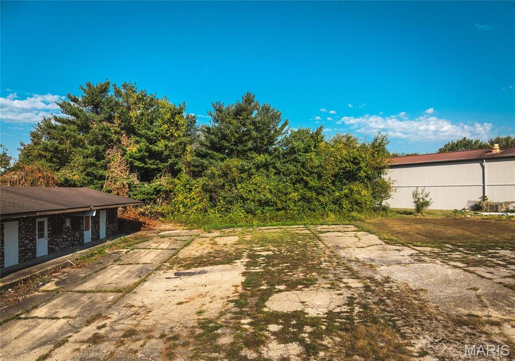118 North Outer Road