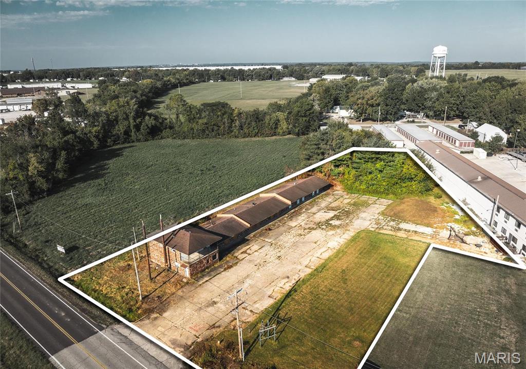 118 North Outer Road