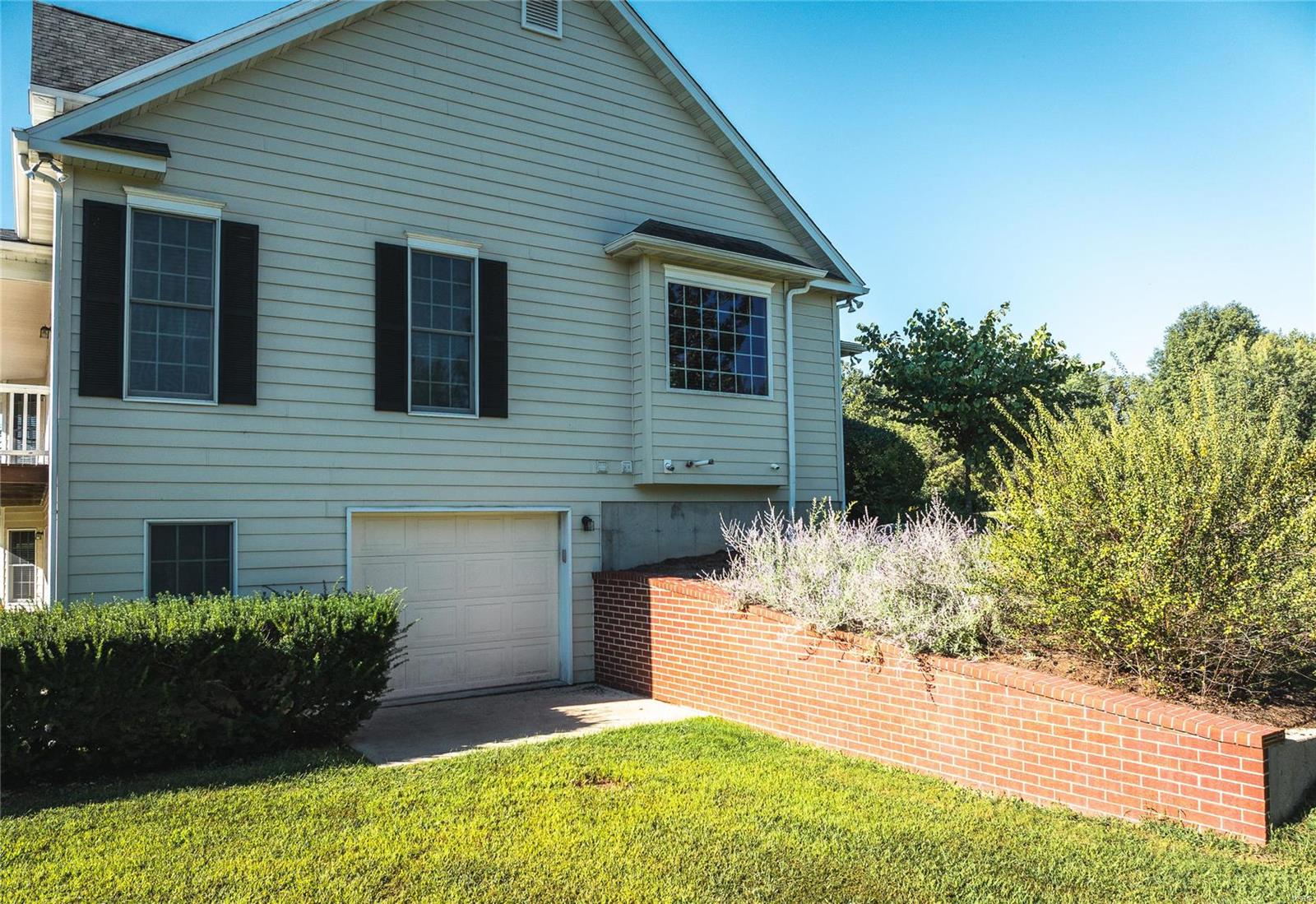 10289 Cedar Ridge Drive