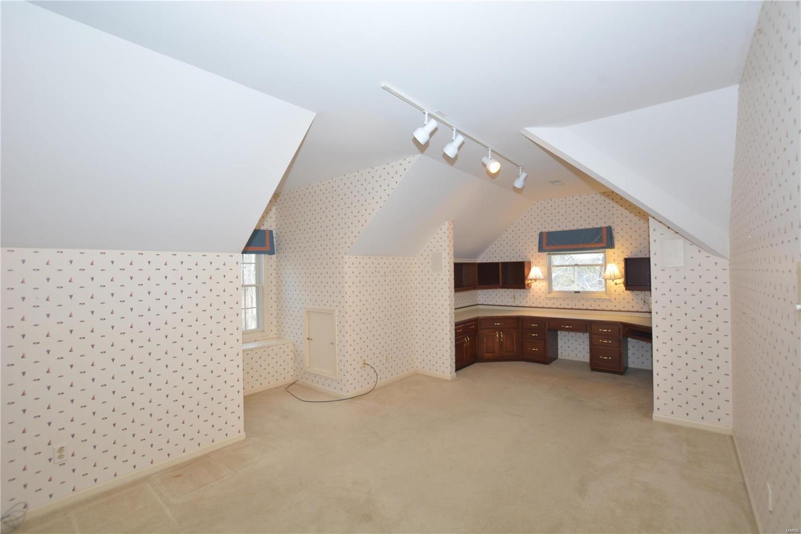 821 Oak Knoll Road