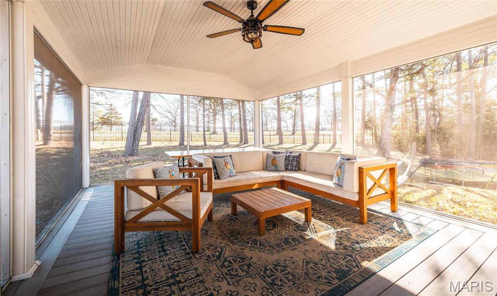 11970 Pine Forest