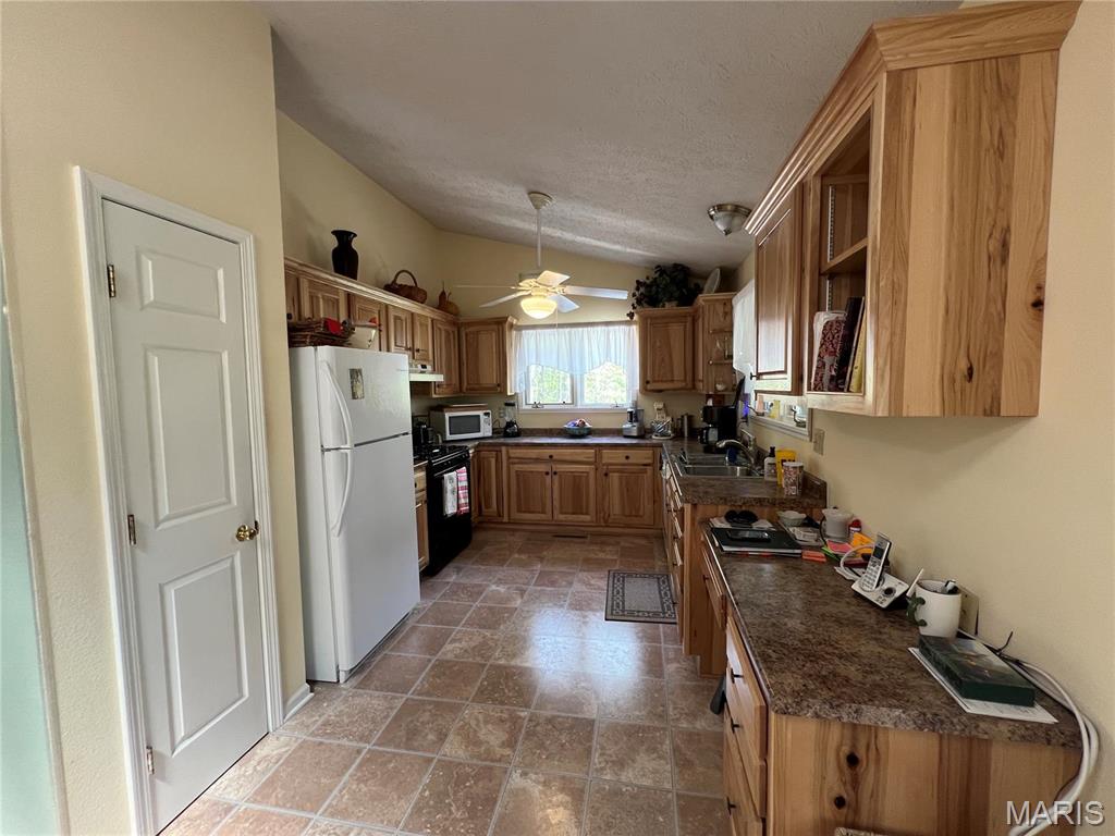 10560 County Road 8090