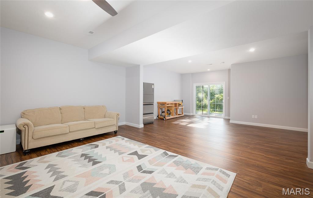 1347 Thomas Drive