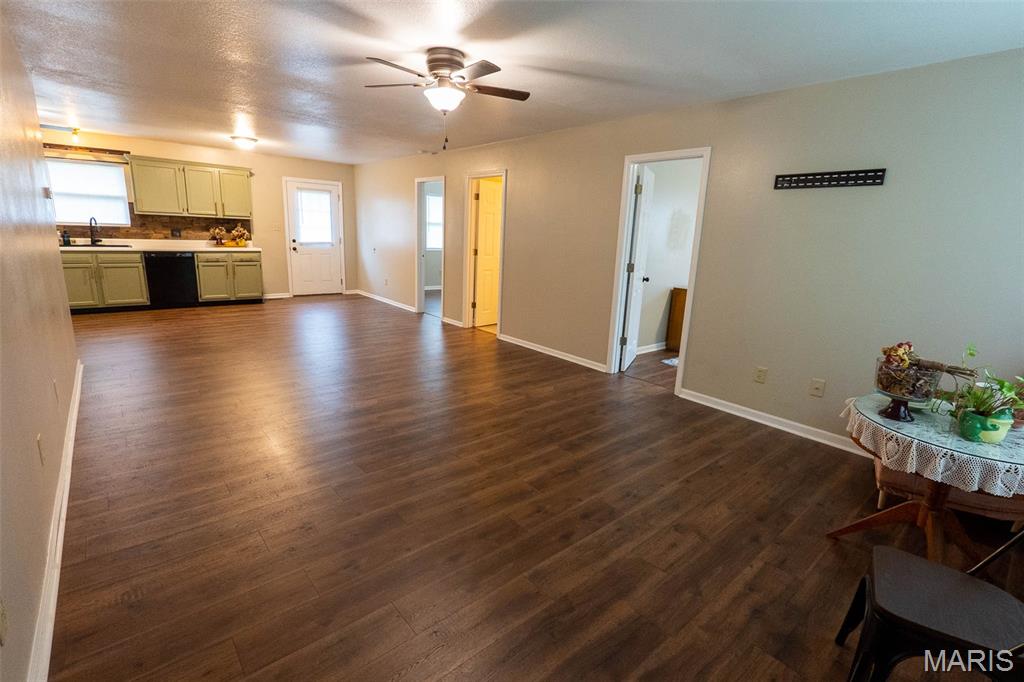 1134-1136 Amanda St