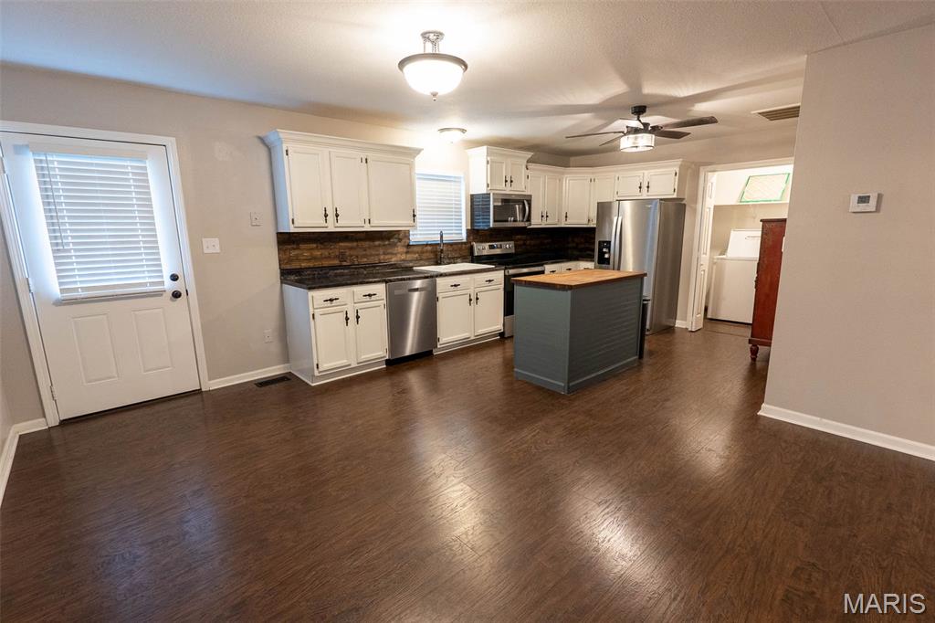 1134-1136 Amanda St