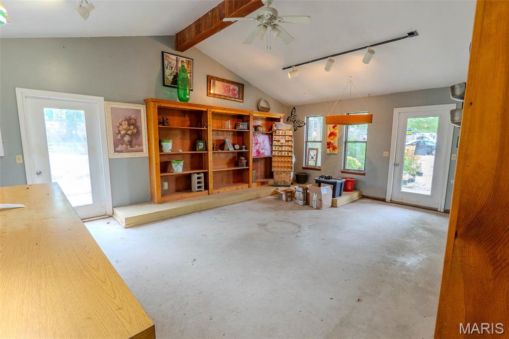 1611 E 10th Street