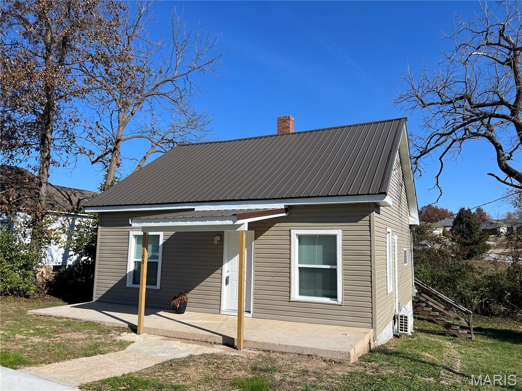 100 N Walnut Street