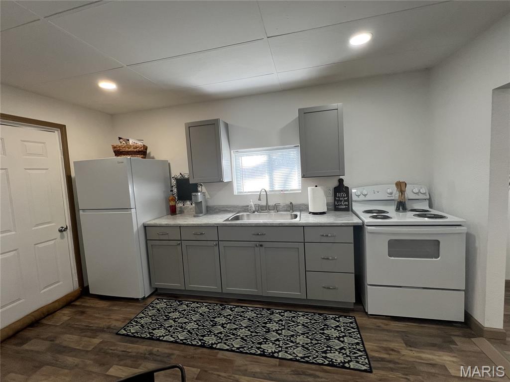 100 N Walnut Street