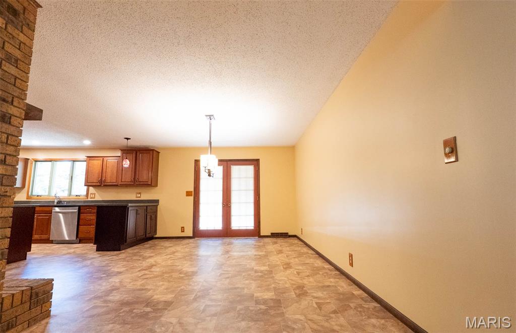 10235 County Road 3070