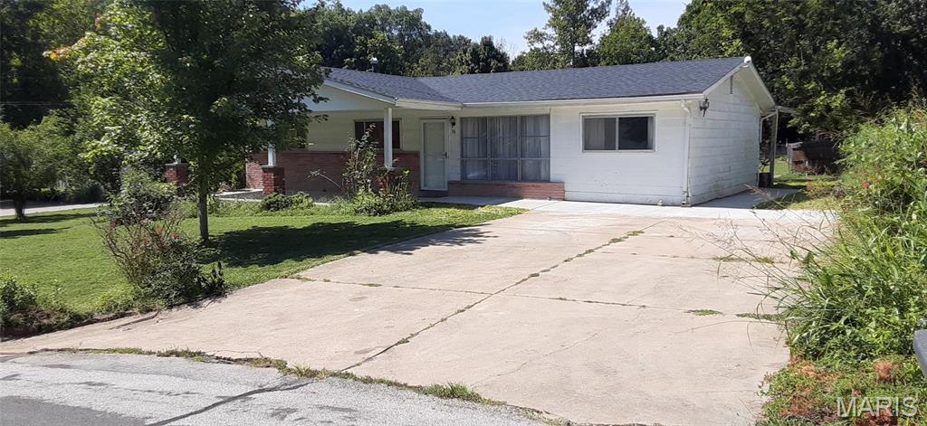 76 Delores Dr
