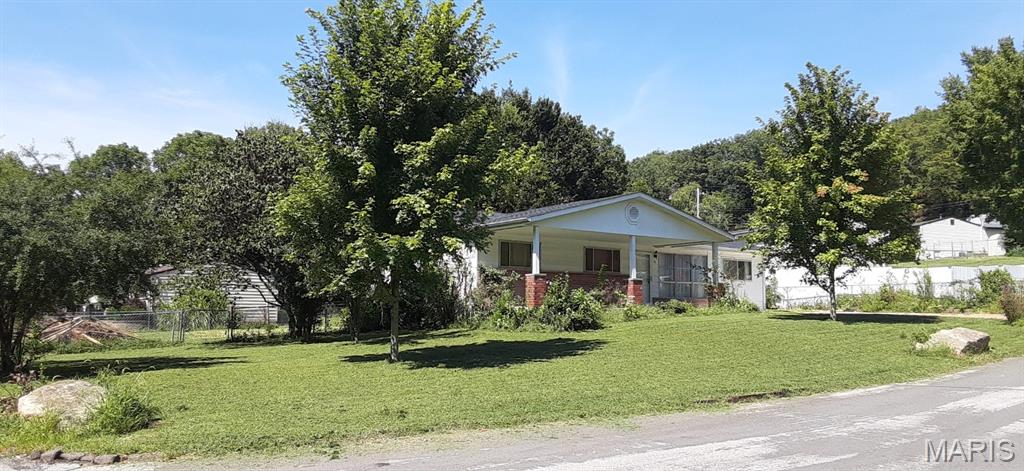 76 Delores Dr